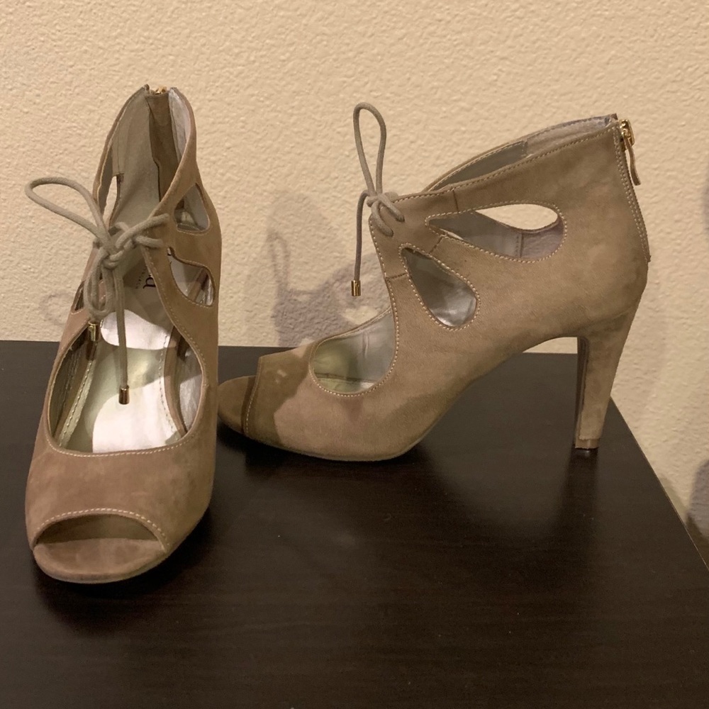 Tan heels